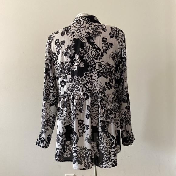 Style & Co. black and white floral button down - Picture 3 of 4